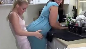 Humping Her Friend S Mom Big Butt